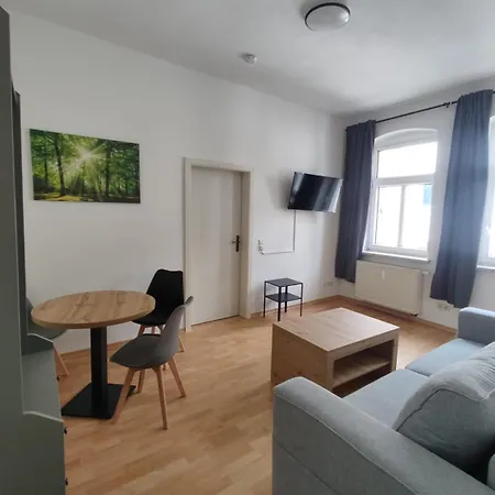 Ara Monteurszimmer *