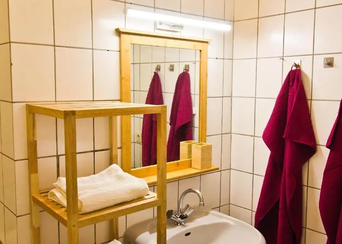 Ara Monteurszimmer *